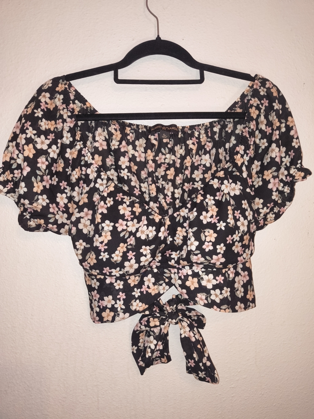 Almost Famous Floral Puff Sleeve Tie Back Crop Top Black Pink Size Large